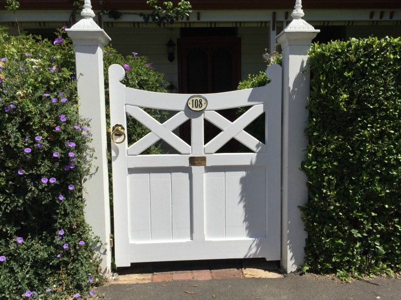 Reproduction entrance gate in Geelong Blackwood Country Gates
